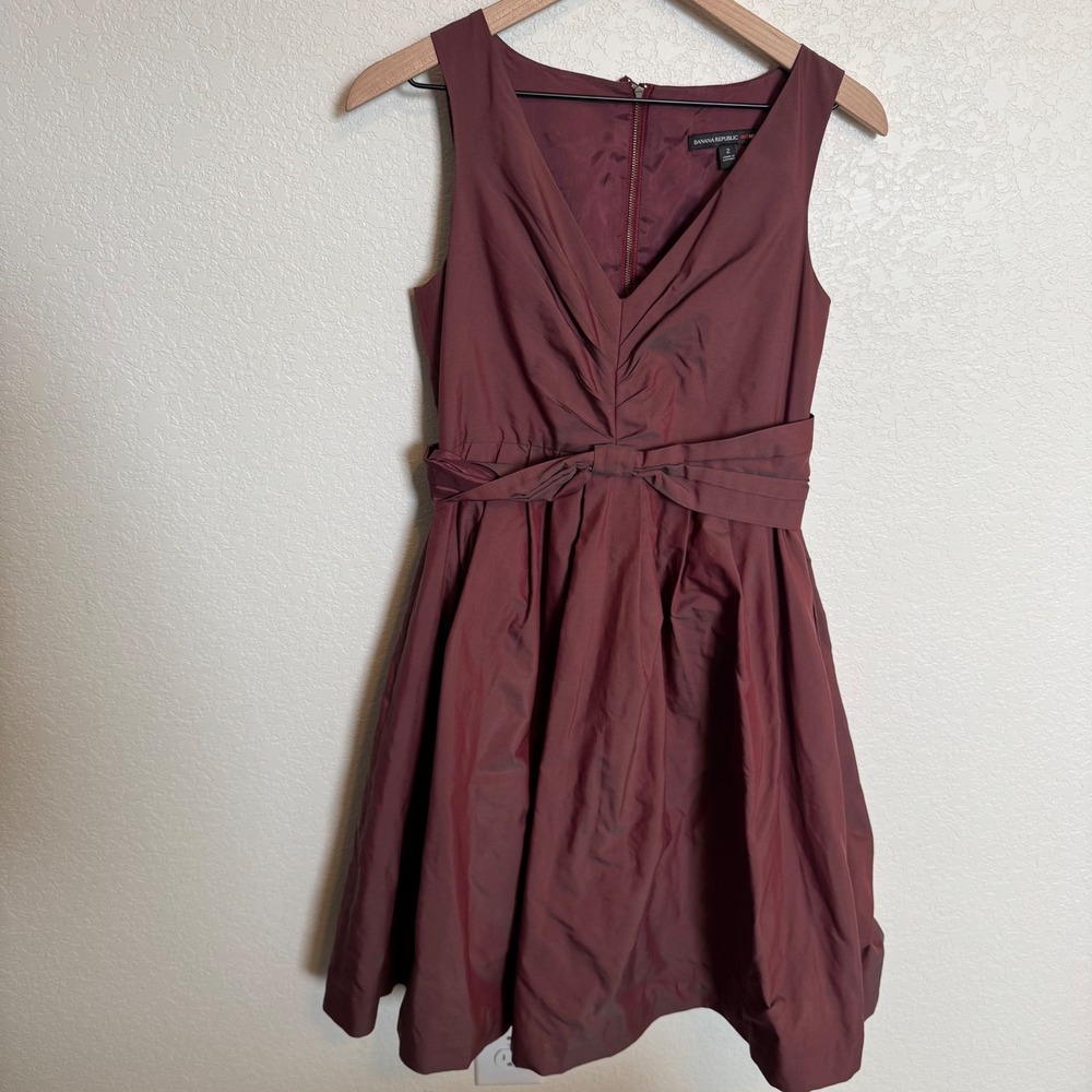 Retro Glam Banana Republic Mad Men Iridescent Cocktail Dress Size 2 Burgundy